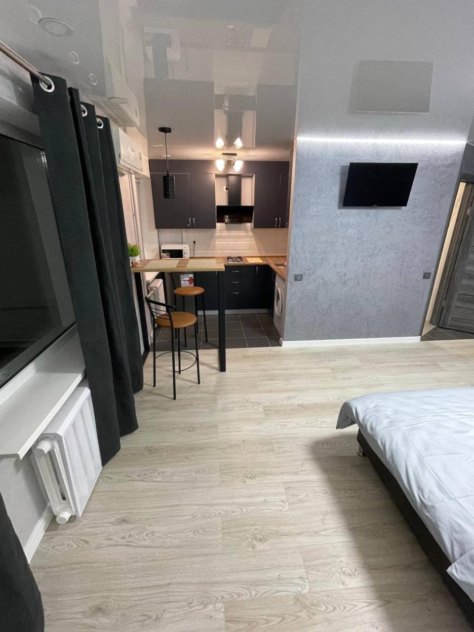 Apartcenter Вип Апартаменты В Центре Города На Гагарина Kryvyj Rih Exteriör bild